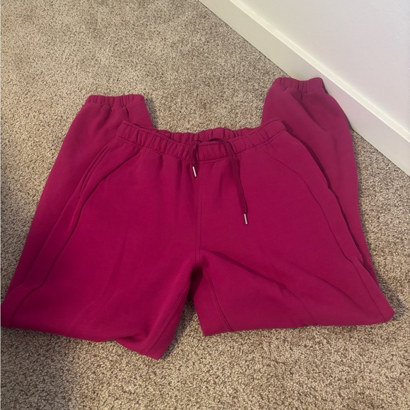Lululemon Joggers in Ripened Raspberry - Picture 1 of 3